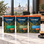 Portada del pack África en Voz Alta en una oficina con ventanales en Madrid